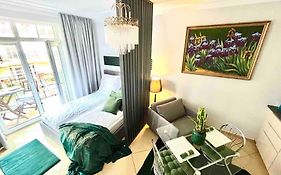 Sea Promenade Luxury Apartment